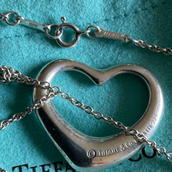 Authentic Tiffany Large Heart pendant with chain necklace. - Picture 7 of 11